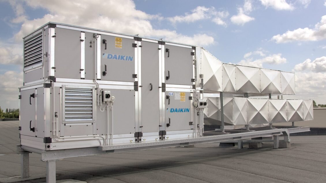 Пример установки оборудования на конструкции из металла. 