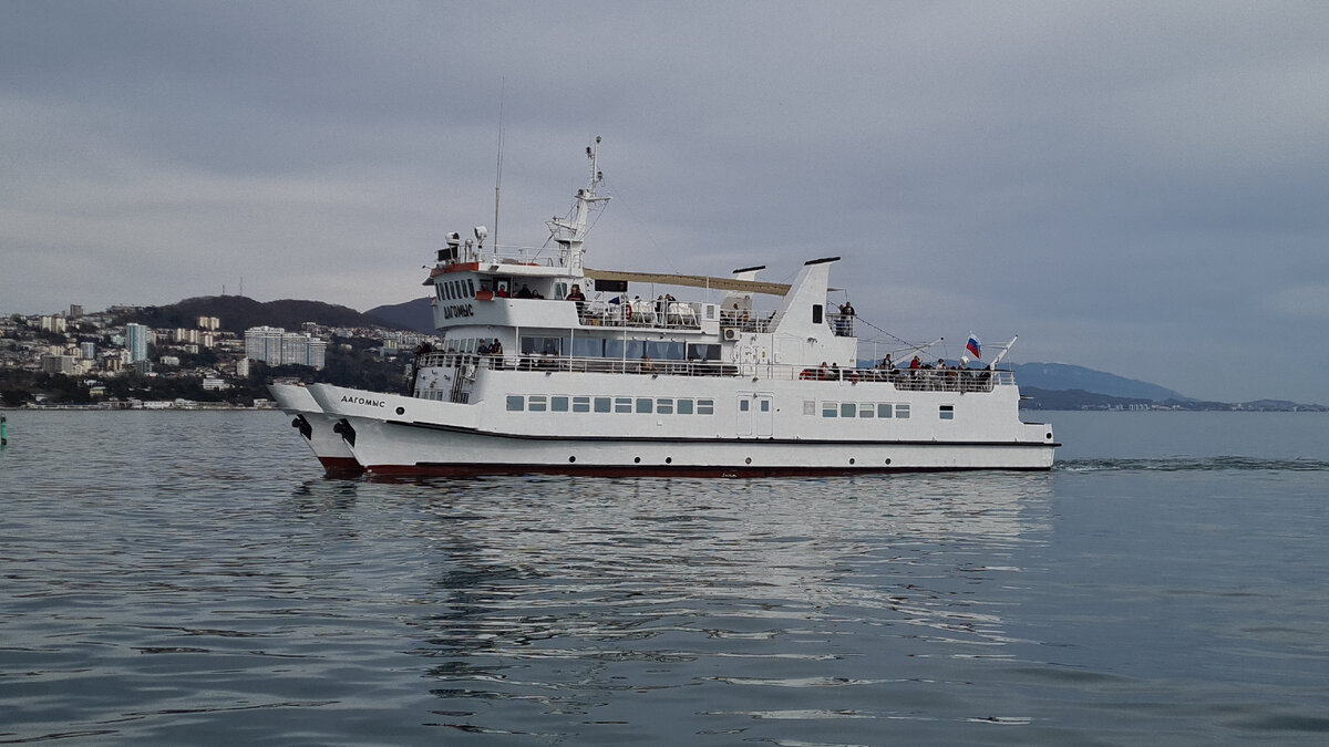 Теплоход в апреле 2022 года