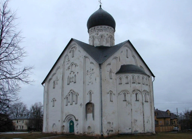 Церковь спаса на ильине великий. Церковь Спаса Преображения Великий Новгород. Церковь Спаса Преображения на Ильине улице в Новгороде. . Храм Спаса Преображения на Ильине улице в Новгороде(1374 г. ). Церковь Спаса Преображения 1374 Великий Новгород.