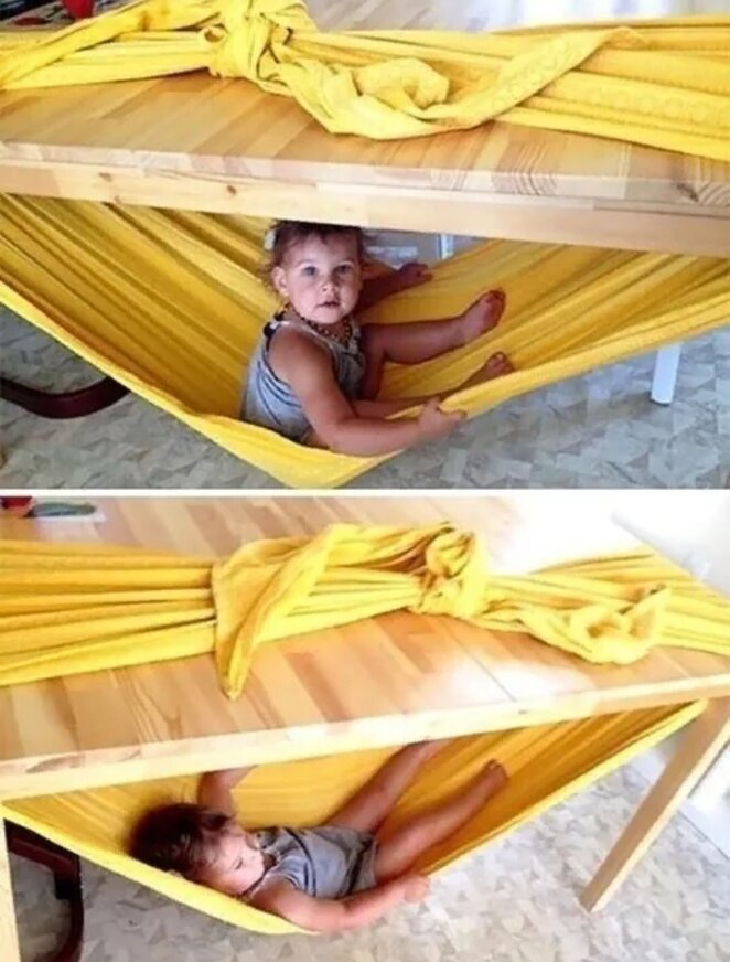 Гамак из подручного материала.