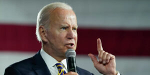    Фото: AP Photo / Evan Vucci Наталья Анисеева