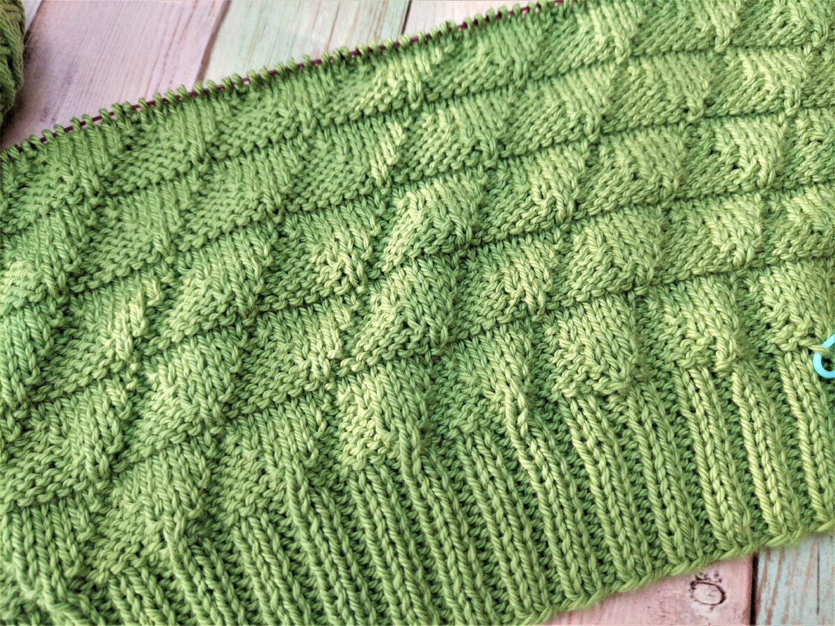 Узор в полотне изделия