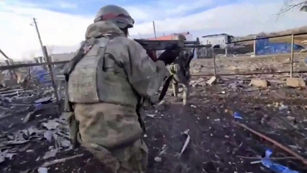    Российские разведчики об украинских танках с заваренными люками© РИА Новости