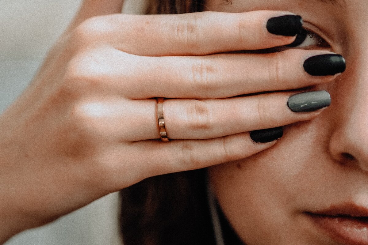     4 дефекта маникюра, которые превратят твой образ в дешевый — не допускай этих ошибок!