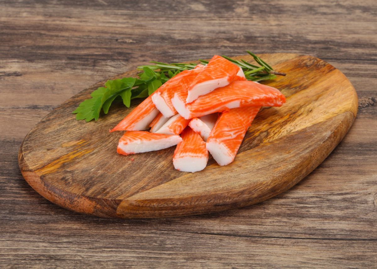 Рецепт салата с крабовыми палочками для новогоднего застолья. Простые рецепты