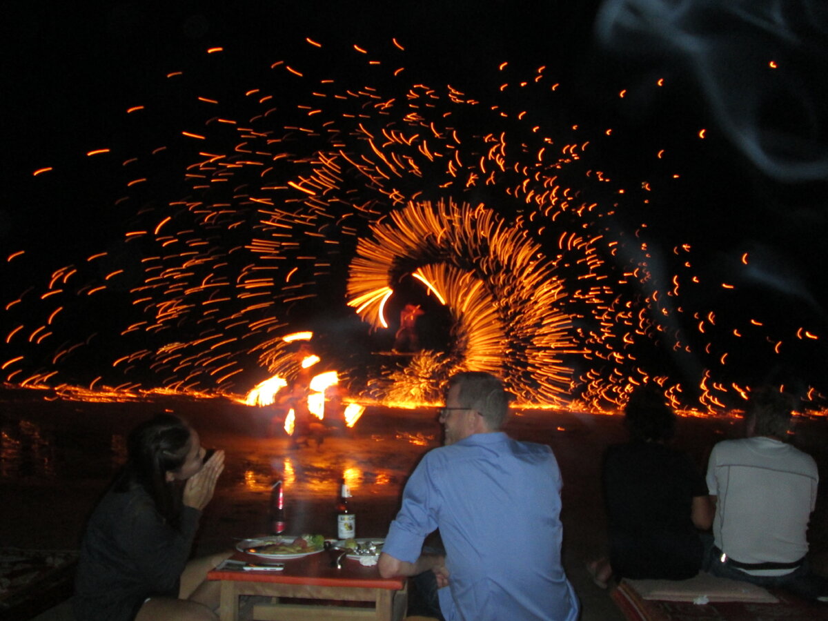 Сабай Бар, фотка от столика в сторону моря.