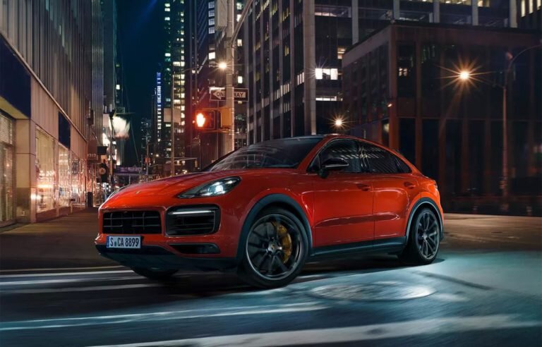 Новая модель кроссовера Porsche Cayenne Coupe презентована 21 марта 2019 года. Главные конкуренты  Audi Q8, BMW X6, Mercedes-Benz GLE Coupe.