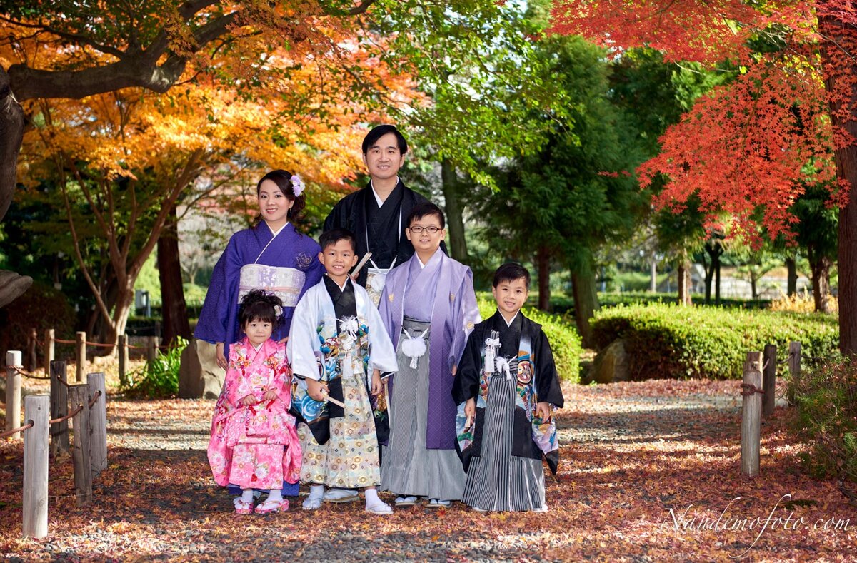 Japan family. Японская семья. Семья японцев. Большая семья в Японии. Японская семья фото.