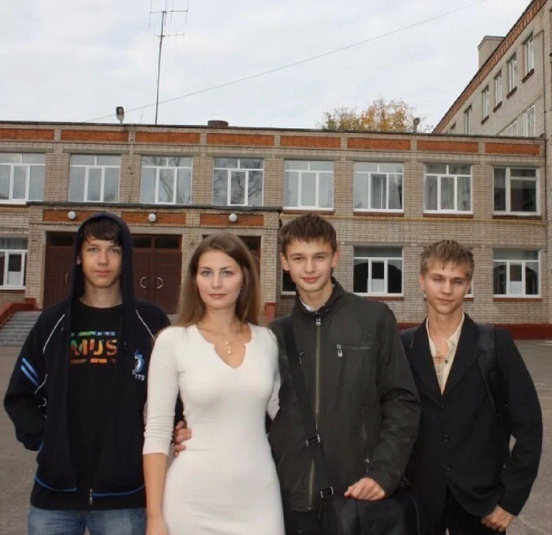 Насильники и жертва