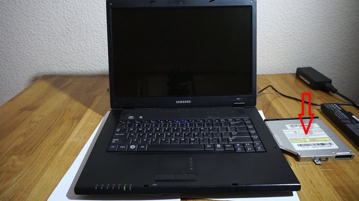 Ноутбук зависает на логотипе при включении | ServLesson | Дзен