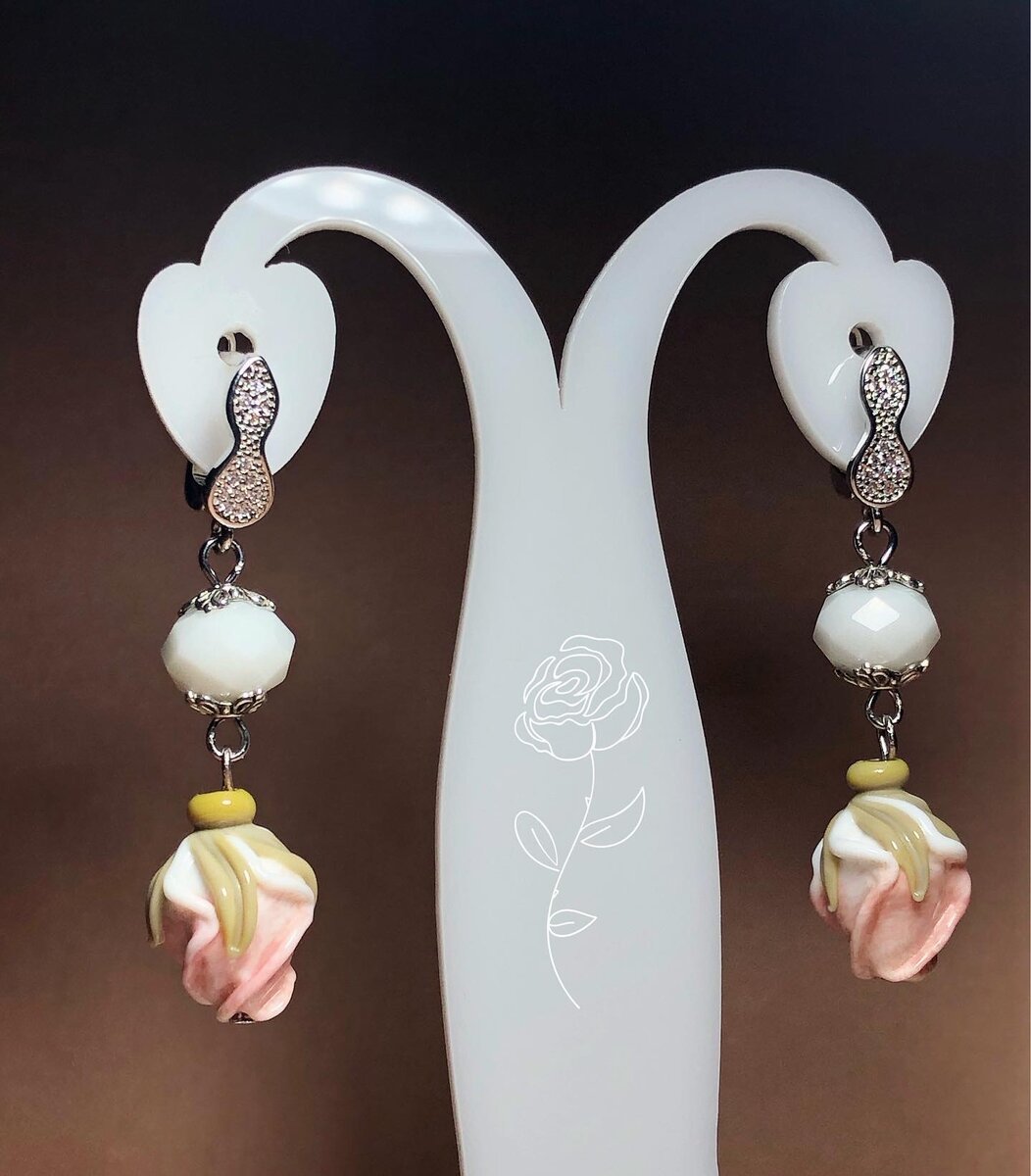 Серьги с розами ручной работы