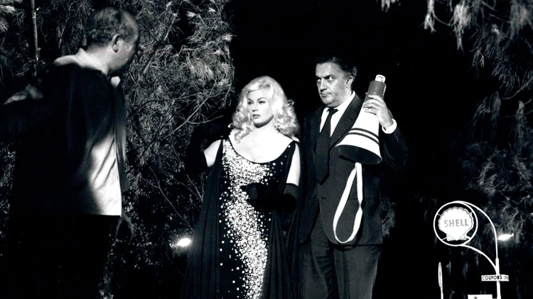 Вместе с Анитой Экберг в 1973 году (Keystone Pictures США / Shutterstock)