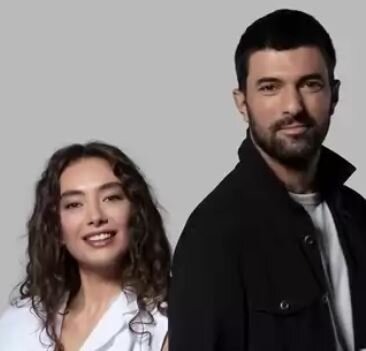 НЕСЛИХАН АТАГЮЛЬ С ЭНГИНОМ АКЬЮРЕКОМ