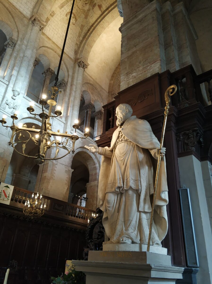 А вот и сам св. Сатурнин 