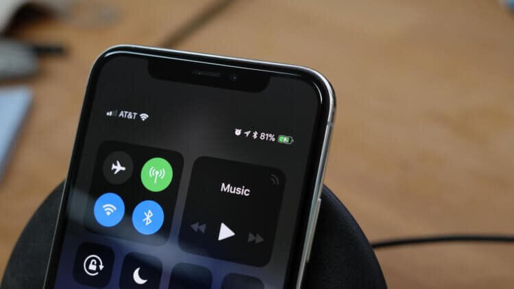 Apple замедляла старые iPhone втайне от пользователей. Теперь она должна заплатить штраф