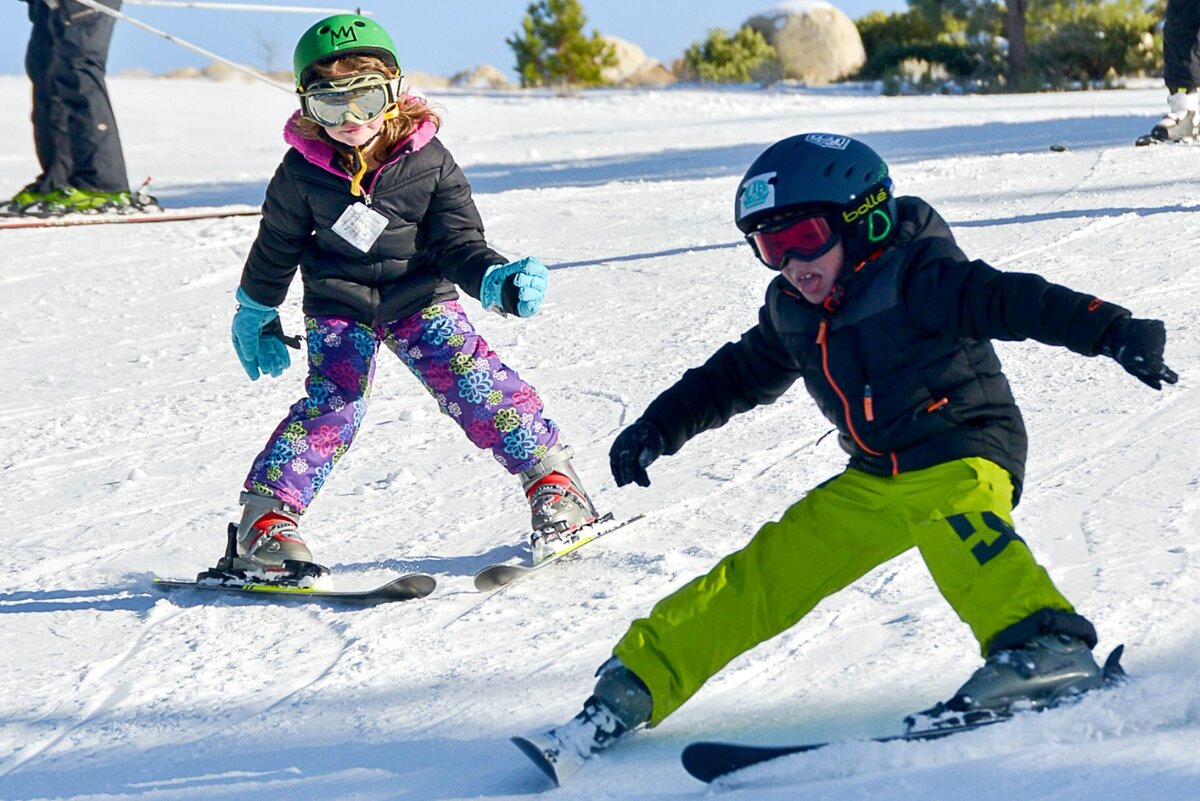 https://www.latimes.com/lifestyle/story/2020-01-17/at-this-socal-resort-learning-to-ski-is-an-after-school-program