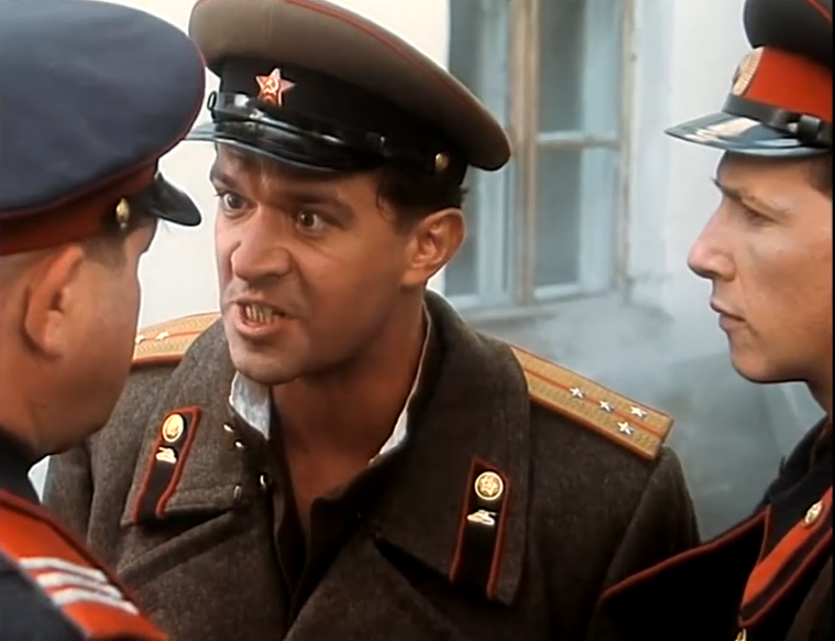 Милиционеры хотят проверить документы Толяна