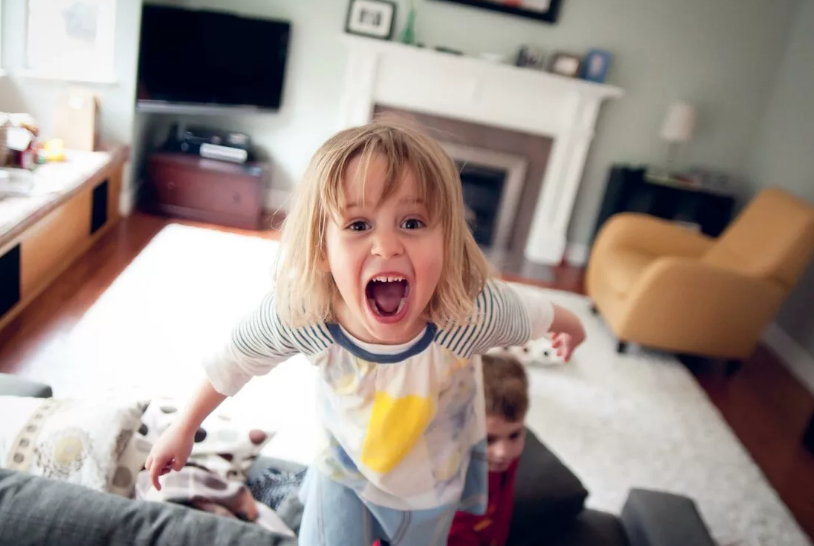 Нежелательно также, чтобы права на жилье имели несовершеннолетние дети. 