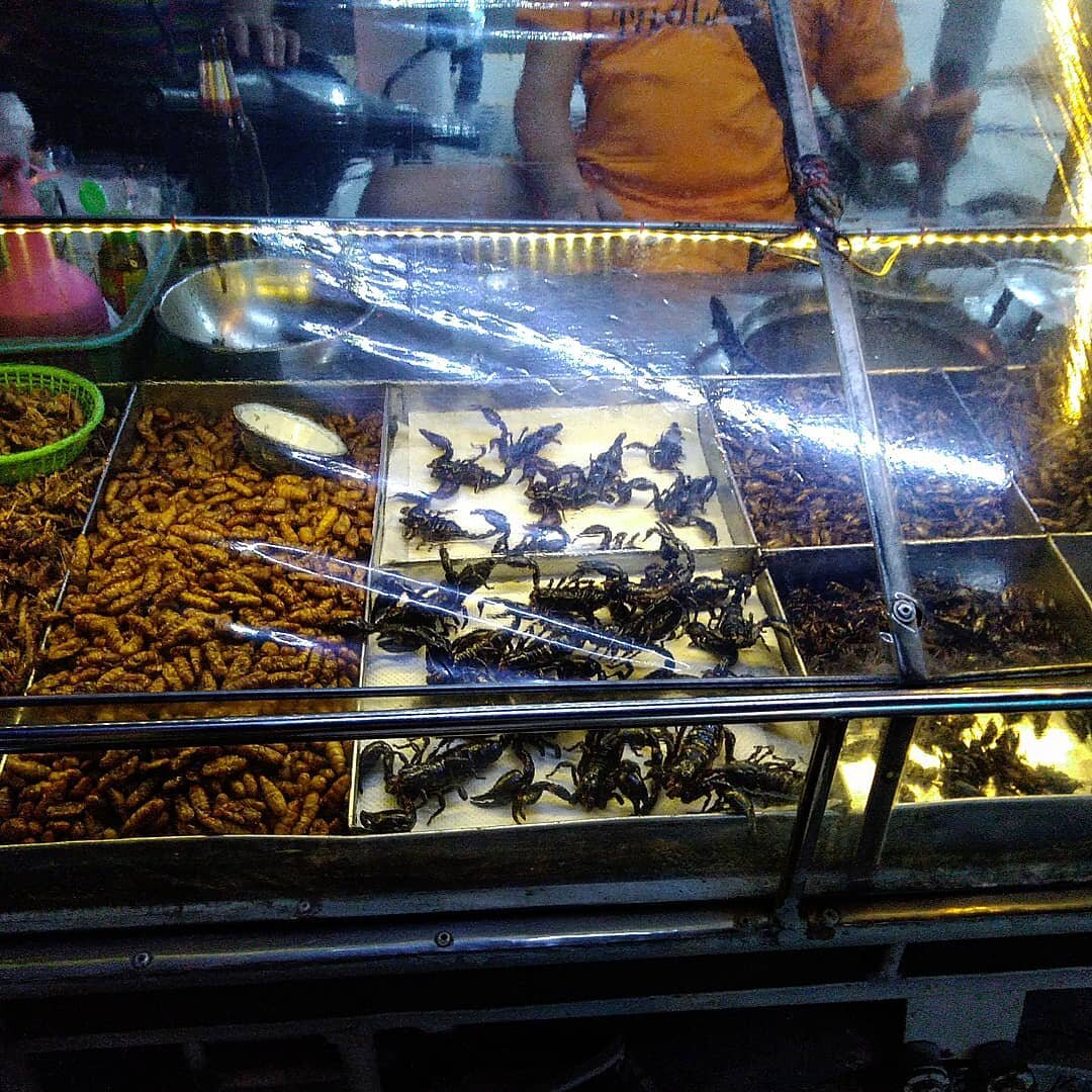 Жаренные насекомые. Действительно ли их едят тайцы? Или это очередной миф. Делюсь нашими наблюдениями