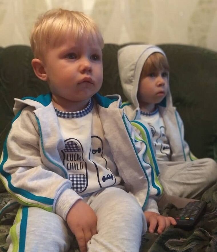    Мальчики в спортивных костюмах коллекции Спорт 