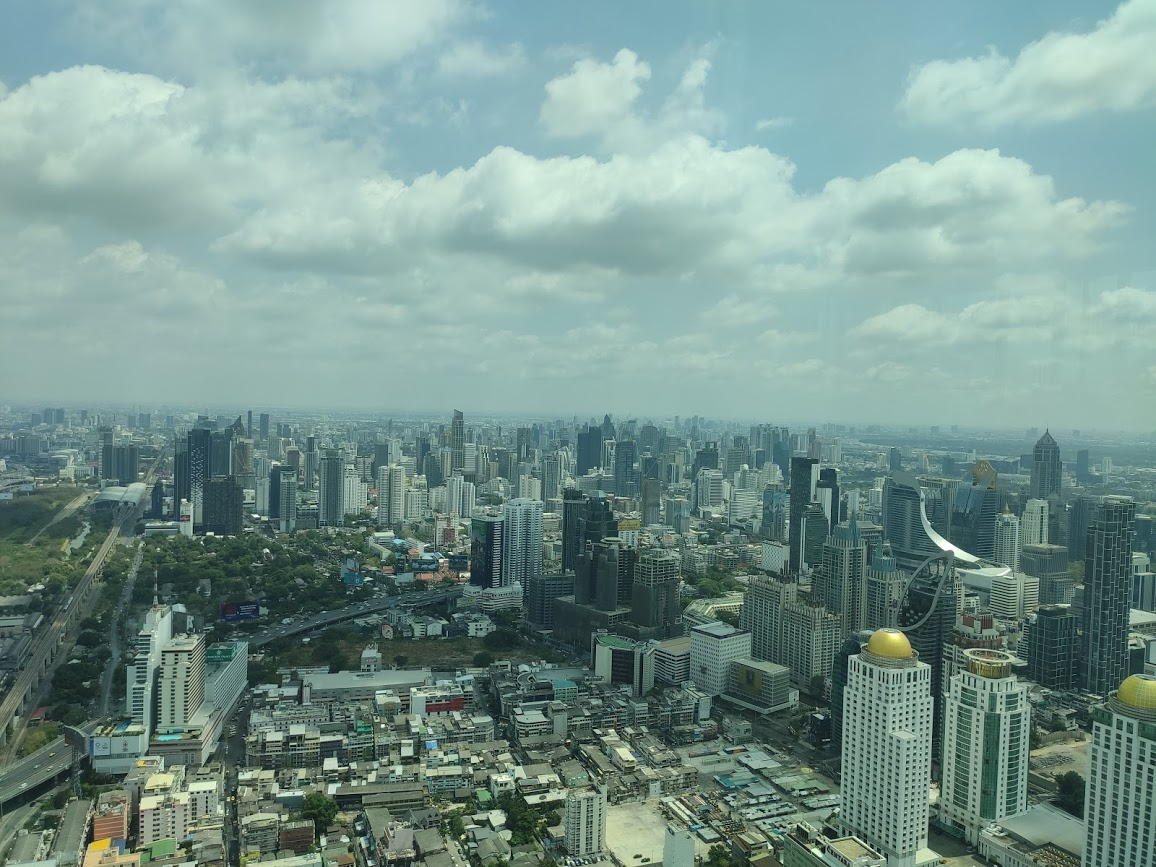 Вот такой вид открывается во время обеда