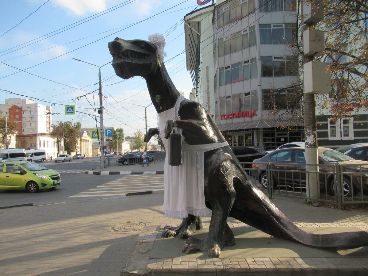 динозавр на выборах в туле фото