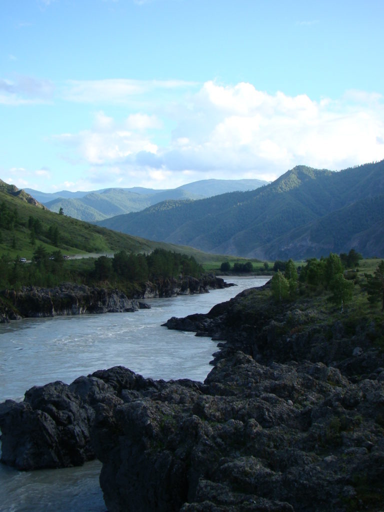 Люди правду говорят: «Вода камень точит…» Фото Алексея Полтева, июль 2008 г.