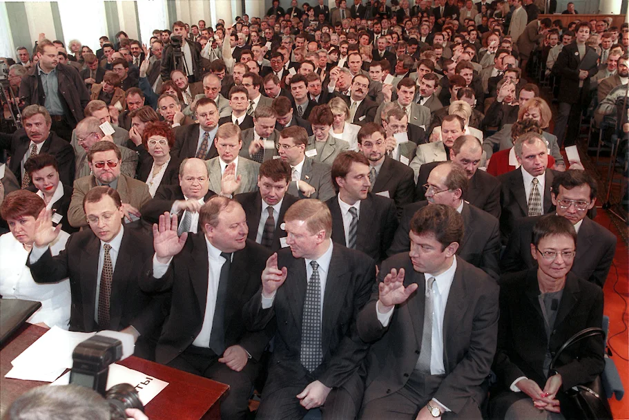 Фото из газеты "Коммерсантъ" от 13.04.2020 , ст. «Я — явление, которое называется Хакамада»