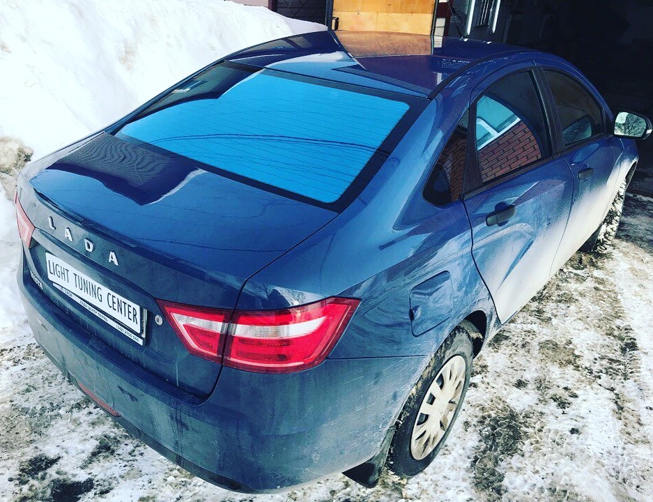 Lada Vesta-Пленка blue 10%