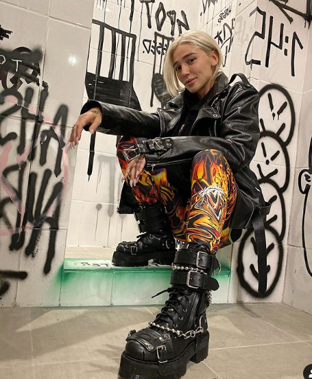 фото взято с инстаграма Насти Ивлеевой https://www.instagram.com/_agentgirl_