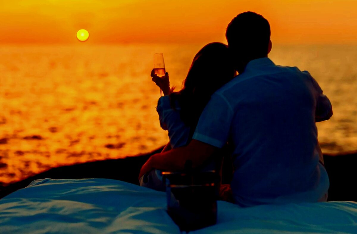 Романтика на берегу моря... Фото с сайта ptica-schastya.ru, обработано автором