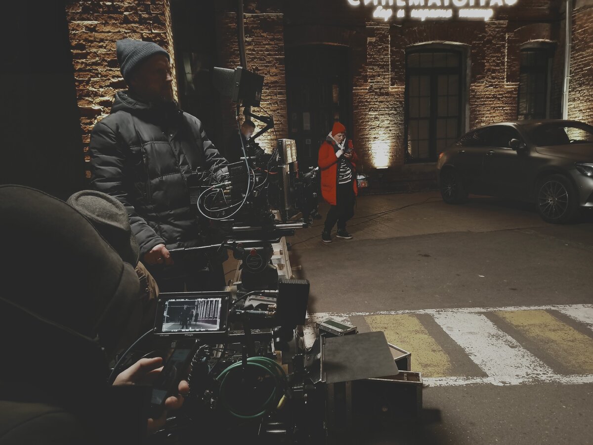 На съёмки сериала в две камеры