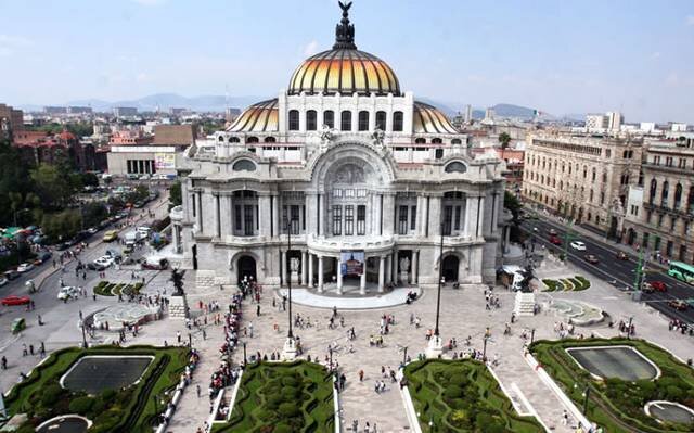 Музей Изящных Искусств. Источник фото: https://www.elsoldemexico.com.mx/cultura/revelan-la-primera-guia-del-museo-del-palacio-de-bellas-artes-3578509.html