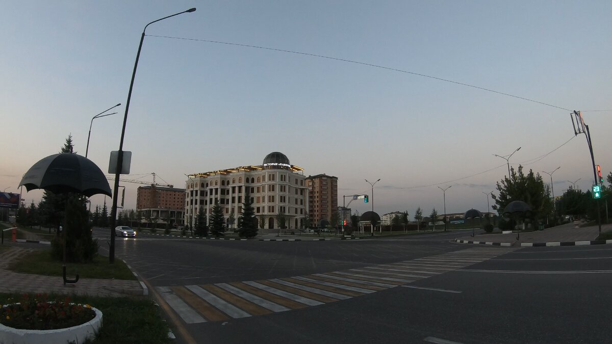 Добравшись до столицы Ингушетии , города Магас, мы разместились в одноименном отеле Магас, номер мы предварительно забронировали на Booking.com.