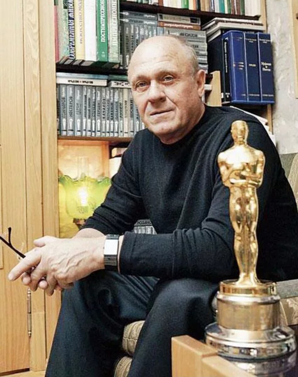 Владимир Меньшов с "Оскаром", источник: "Комсомольская правда"