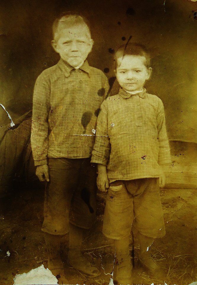 Ваня Несынов и старший брат Николай