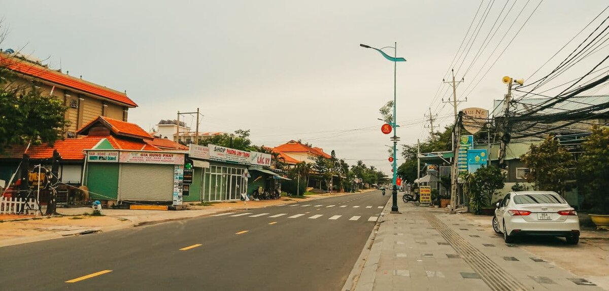 Единственная улица вдоль моря в Муйне, протяженность около 10 км (туристическая зона)