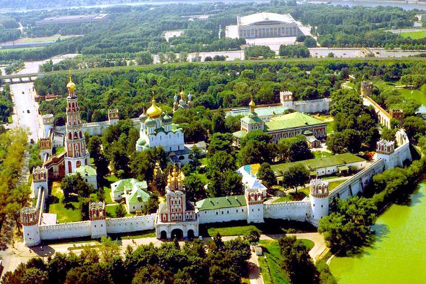 Лавр в москве