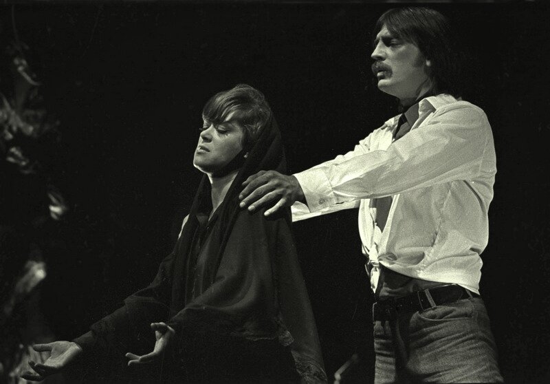 Из спектакля «Интервью в Буэнос-Айресе»