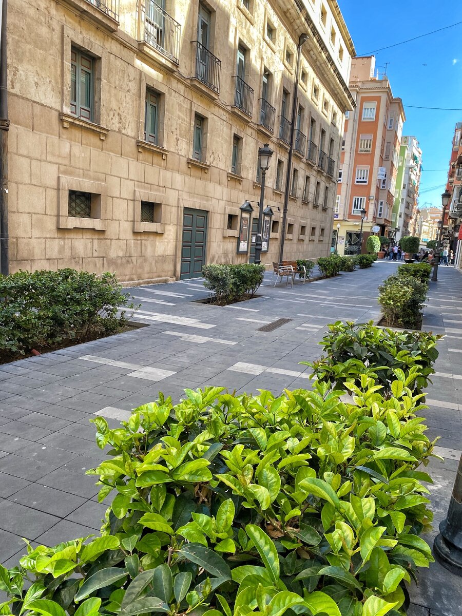 Ну и где на такой красивой дороге грязь???