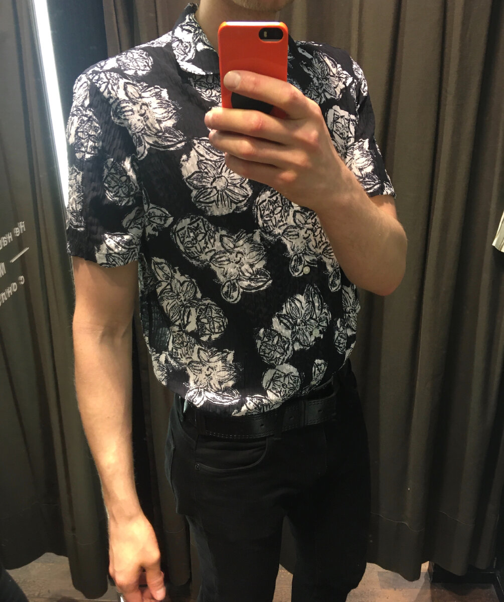 Цветы на груди