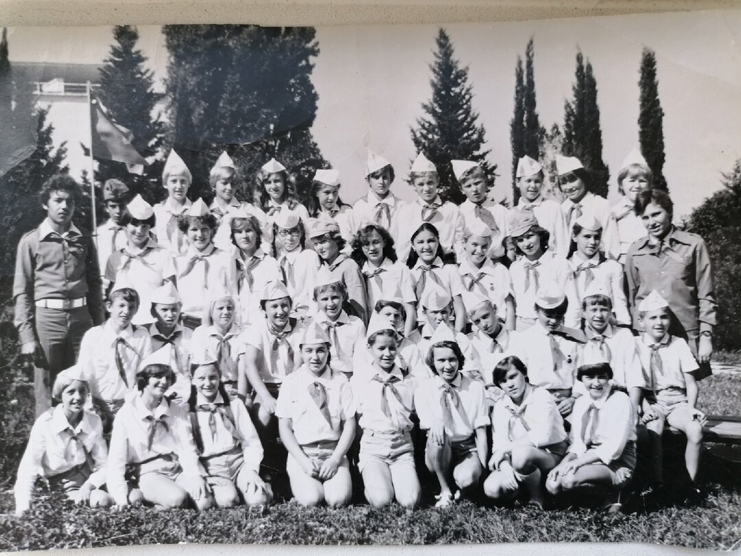 Фото из архива автора. Вдруг кто себя узнает??? Я в верхнем ряду самая правая