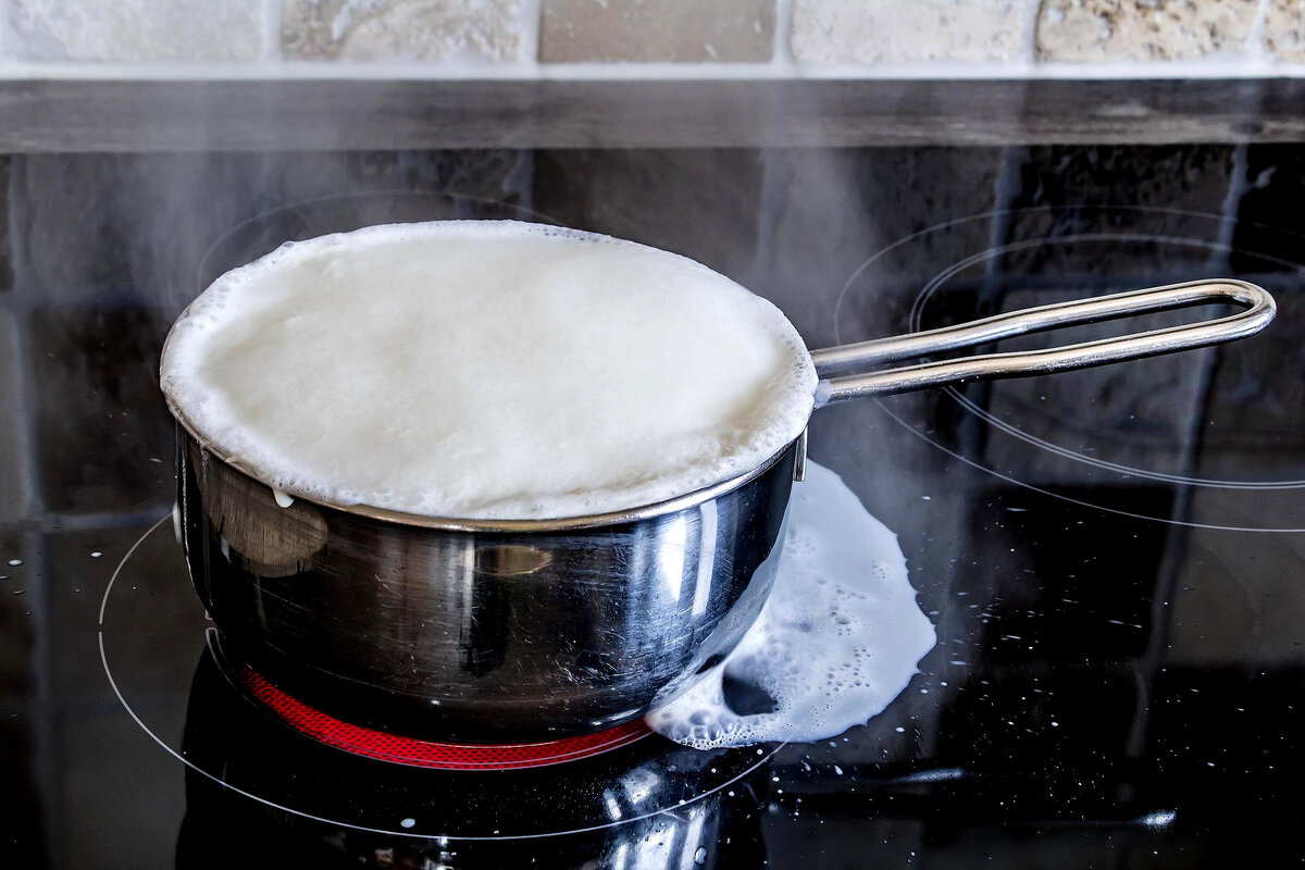 Это электрическая плита, но следующие советы подойдут и для неё. 