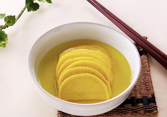 Маринованный дайкон (редька)