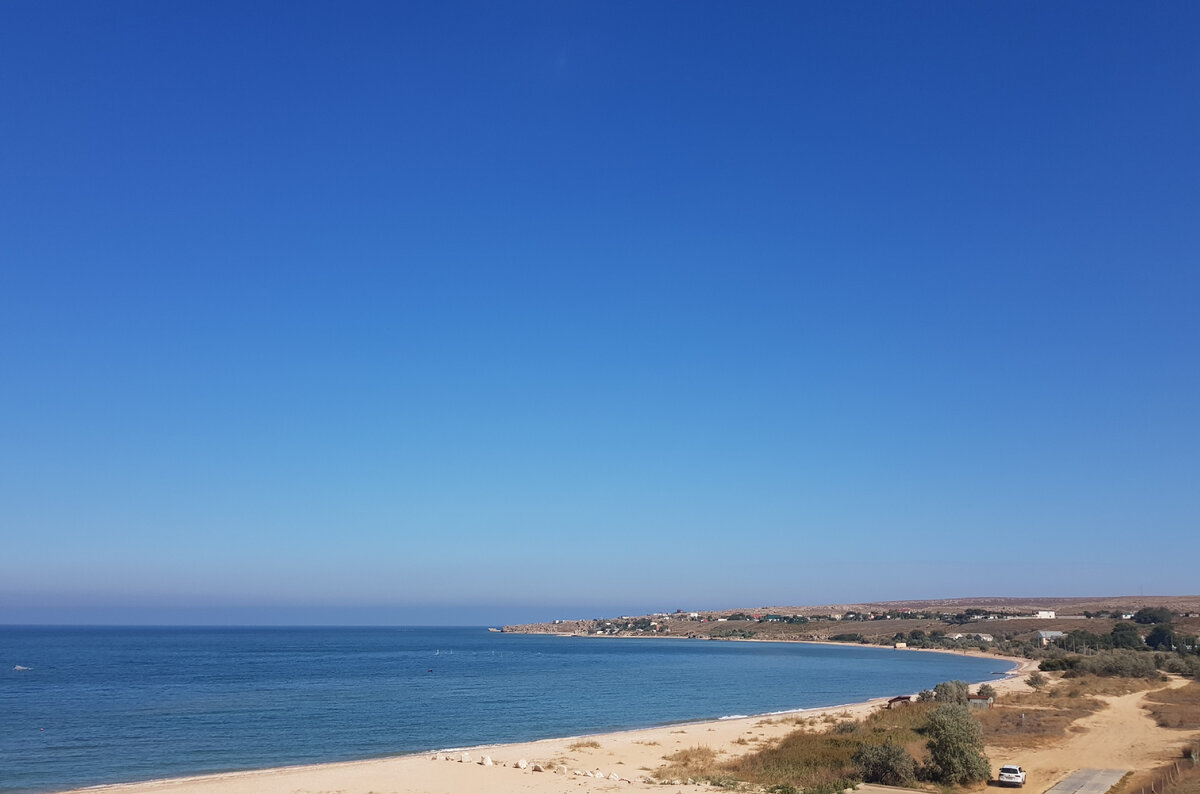 Азовское море. Казантипский залив. Вид с корабля в отеле. 