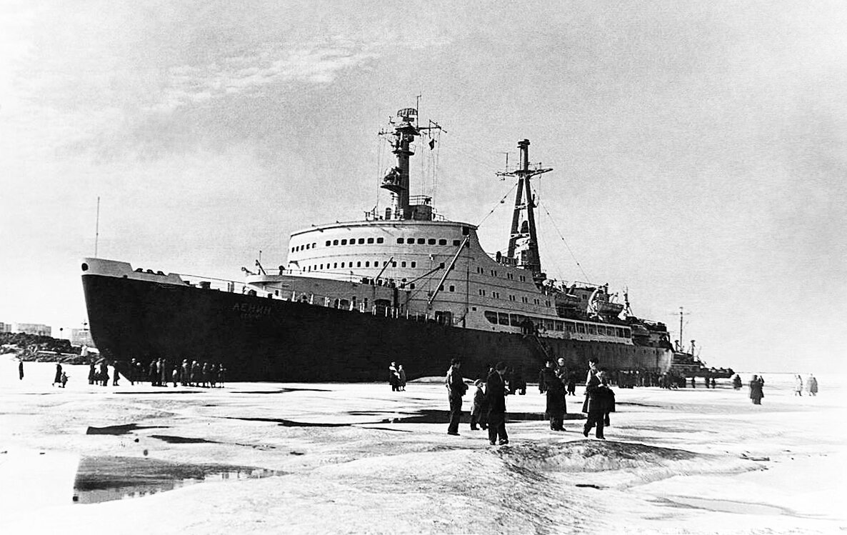 Первый в мире атомный ледокол «Ленин»