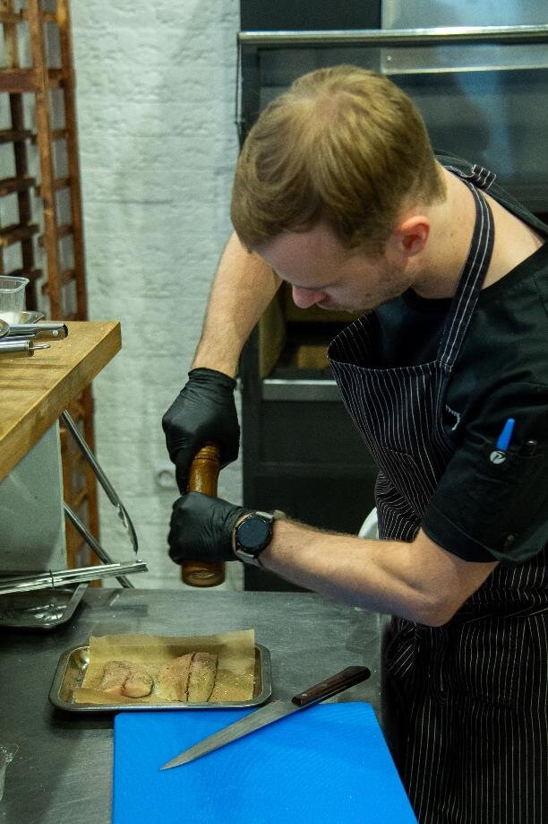 Шеф повар из кухни с сигаретой. Лучший шеф повар. Шеф повара тулы. Сергей карпов шеф повар шеф-повар игора. Шеф повар тула.