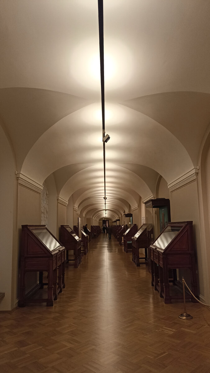 На третьем этаже своя атмосфера, а посетителей в разы меньше! 