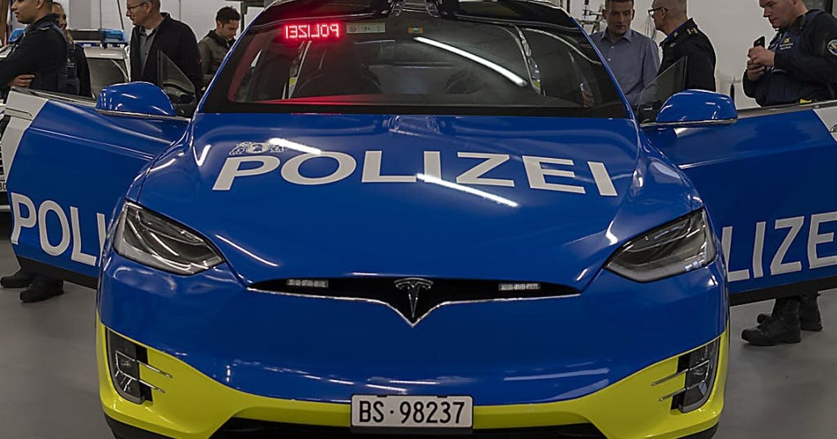 Новенькие Tesla поставлены на службу базельской полиции с мая 2019 года