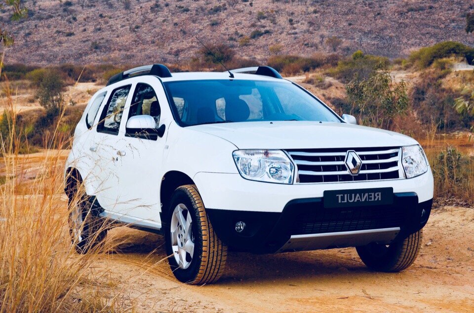 Renault Duster, бестселлер российского рынка, настоящий кроссовер, семейный автомобиль.